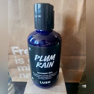 Lush PLUM RAIN 100mL shower gel